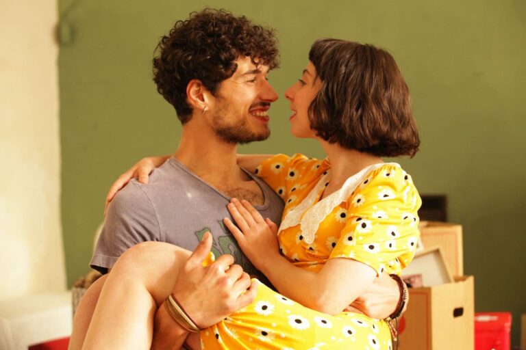 Sempre più bello: recensione del film con Ludovica Francesconi