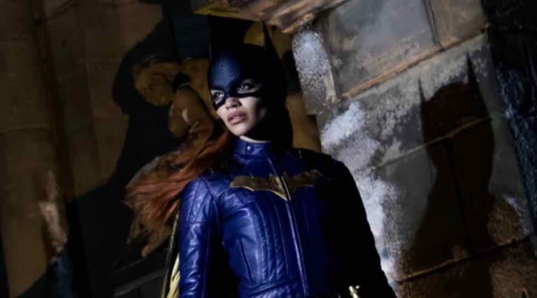 Batgirl: il regista Adil El Arbi risponde alle critiche sul primo costume Batgirl: il regista Adil El Arbi risponde alle critiche sul primo costume
