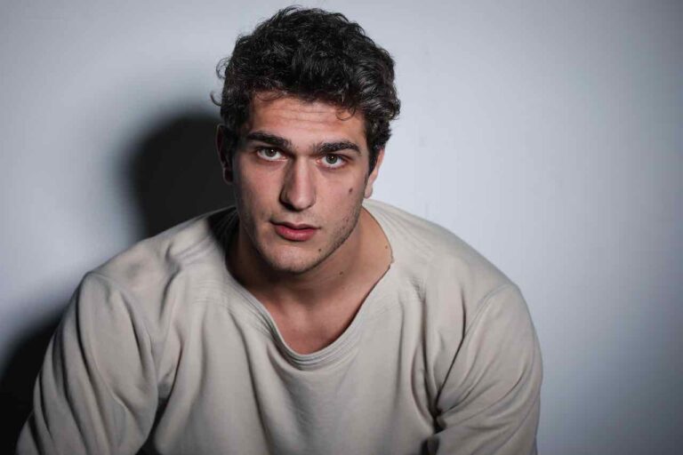 Filippo De Carli: sul set con Lady Gaga e nella famiglia di Netflix, verso l’infinito e oltre