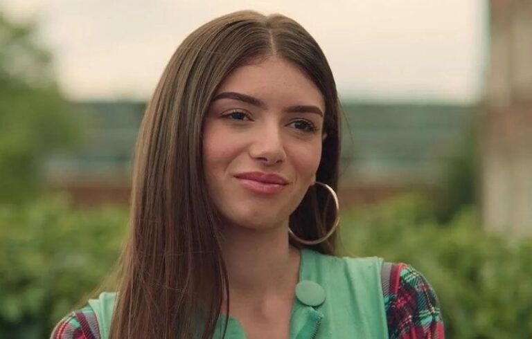 Mimi Keene: 10 cose che non sai sull’attrice