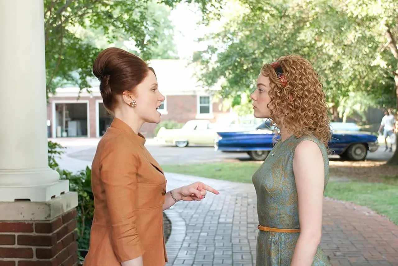 Bryce Dallas Howard e Emma Stone in The Help