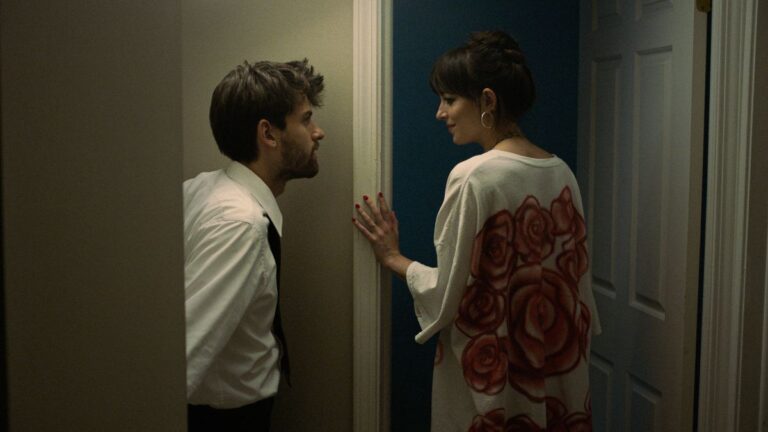 Cha Cha Real Smooth: trailer del film di Cooper Raiff con Dakota Johnson