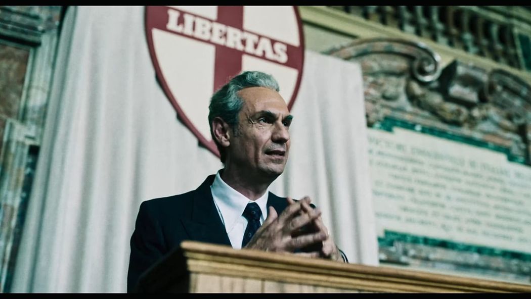 Esterno Notte Fabrizio Gifuni