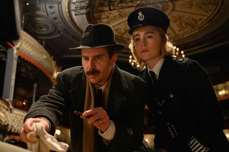Sam Rockwell e Saoirse Ronan nel trailer di See How They Run