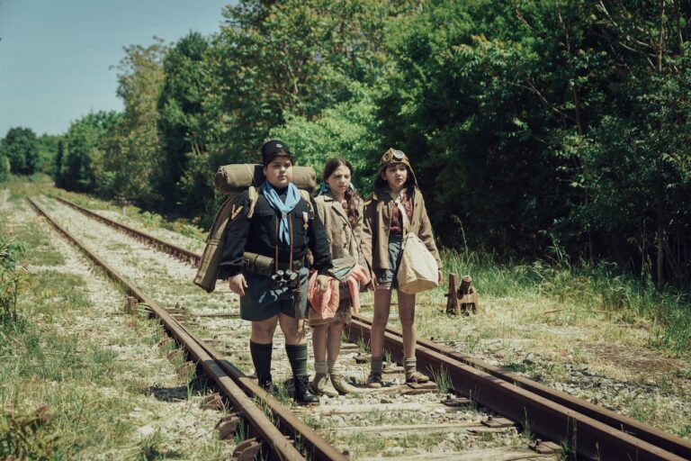 L’ultima volta che siamo stati bambini: trailer del film di e con Claudio Bisio
