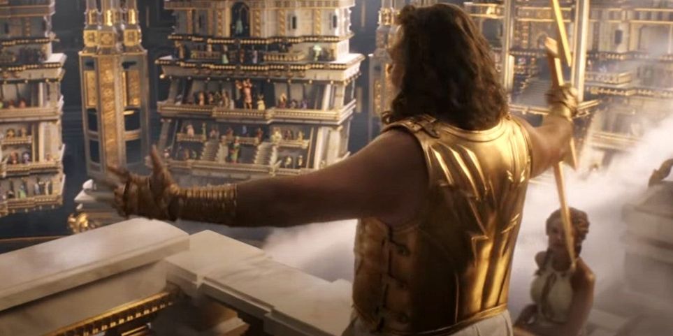Russell Crowe Zeus in Thor Love and Thunder