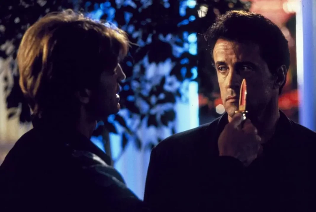 Sylvester Stallone e Eric Roberts in Lo specialista
