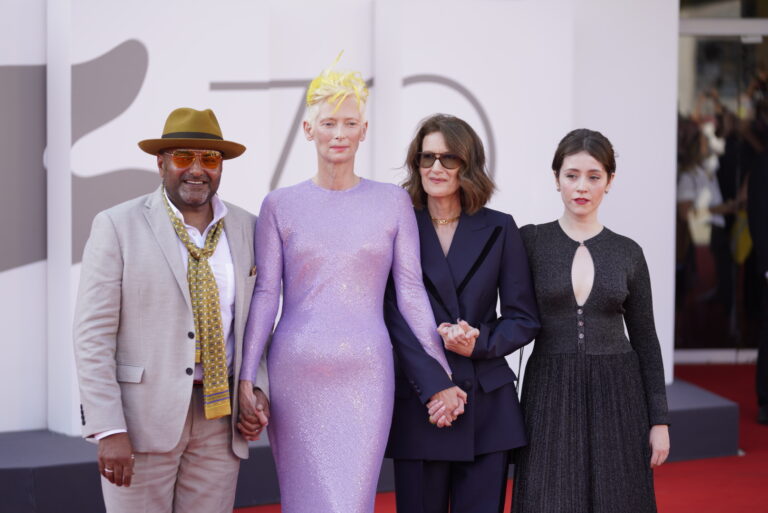 Venezia 79, foto dal red carpet: Penelope Cruz, Tilda Swinton, Julianne Moore e…