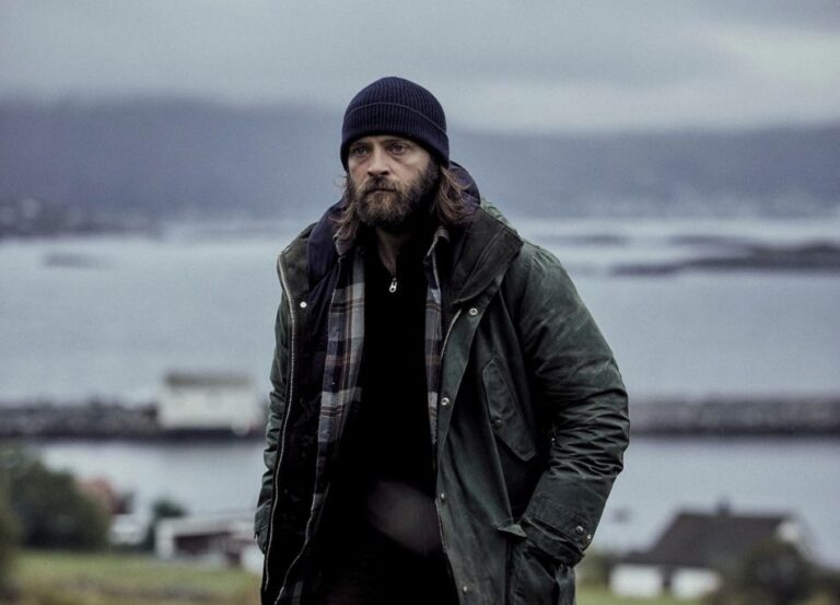 The hanging sun: recensione del film con Alessandro Borghi
