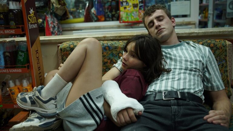 Aftersun: recensione del film con Paul Mescal
