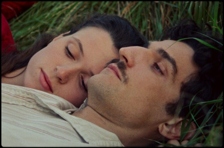 Le vele scarlatte: recensione del film di Pietro Marcello