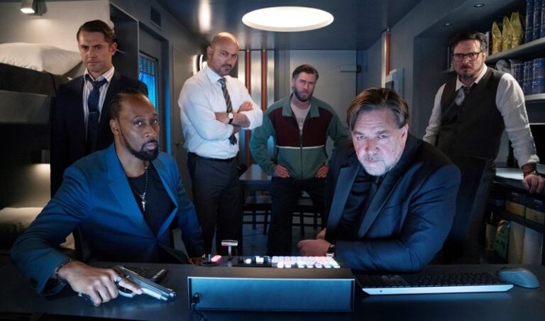 Poker Face: la recensione del film di e con Russell Crowe