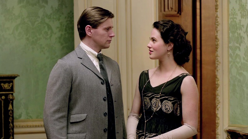 Jessica-Brown-Findlay-Downton-Abbey