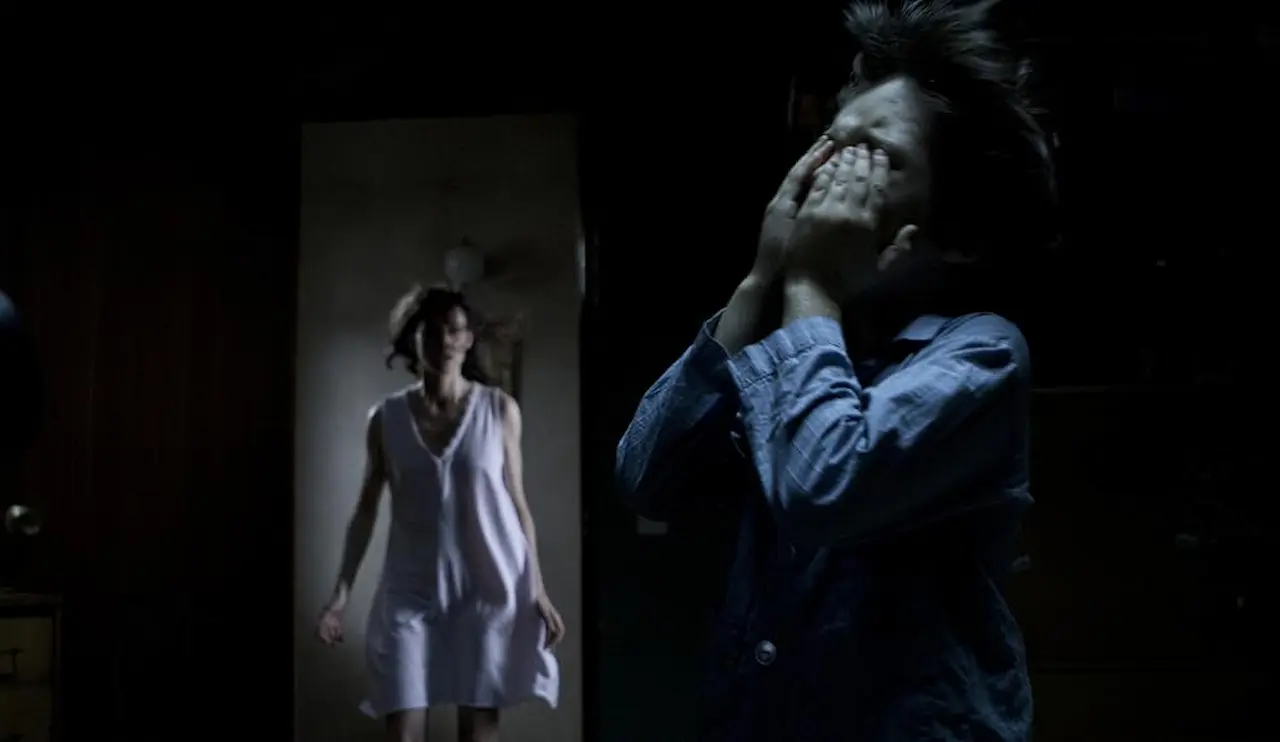Pilar López de Ayala e Izán Corchero in Intruders