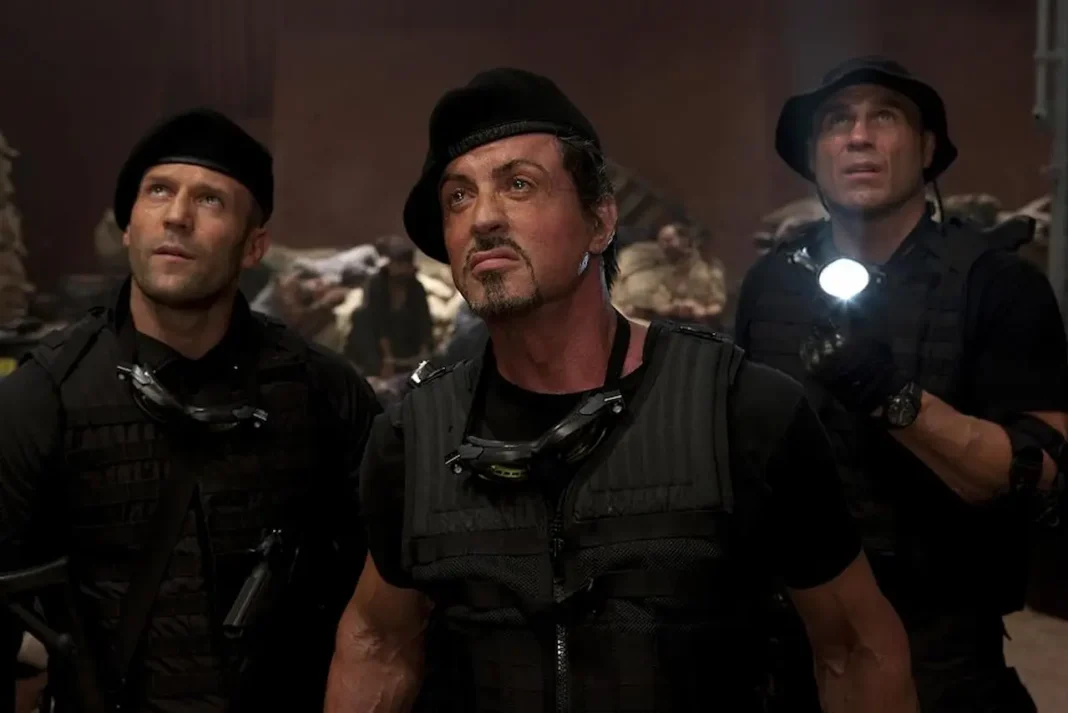 Sylvester Stallone, Jason Statham e Randy Couture in I mercenari - The Expendables