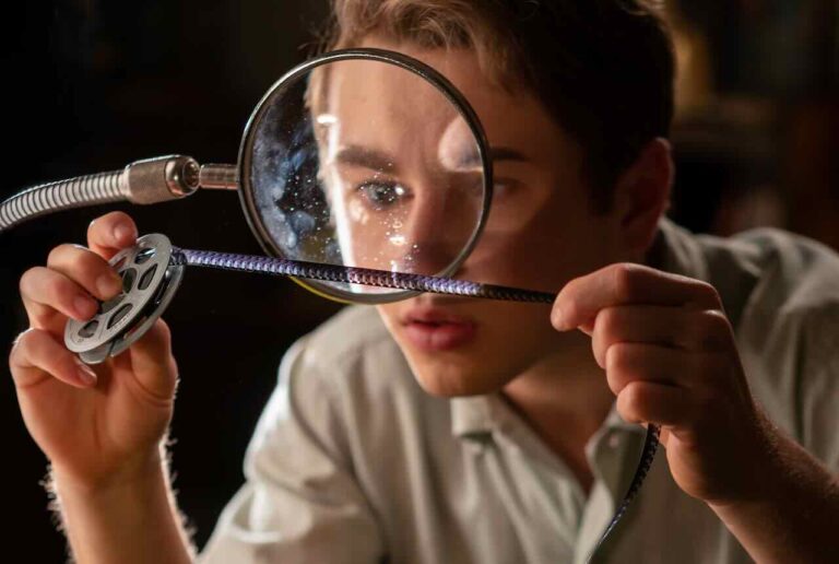 The Fabelmans, il poster e nuove immagini dal film di Steven Spielberg
