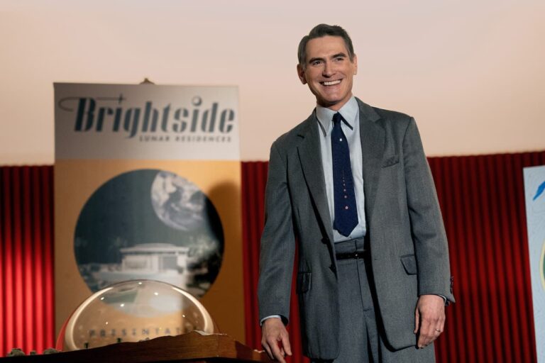 Hello Tomorrow!, le prime foto della serie Apple Original interpretata e prodotta da Billy Crudup