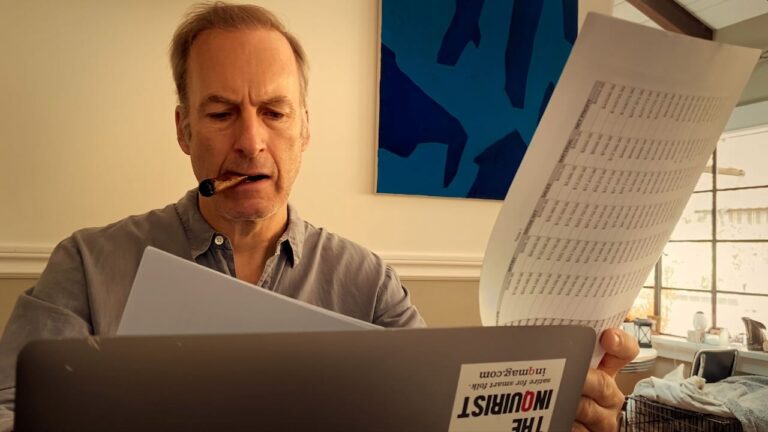 Life Upside Down, la recensione del film con Bob Odenkirk