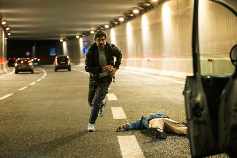 L’ultima notte di amore: trailer del film con Pierfrancesco Favino