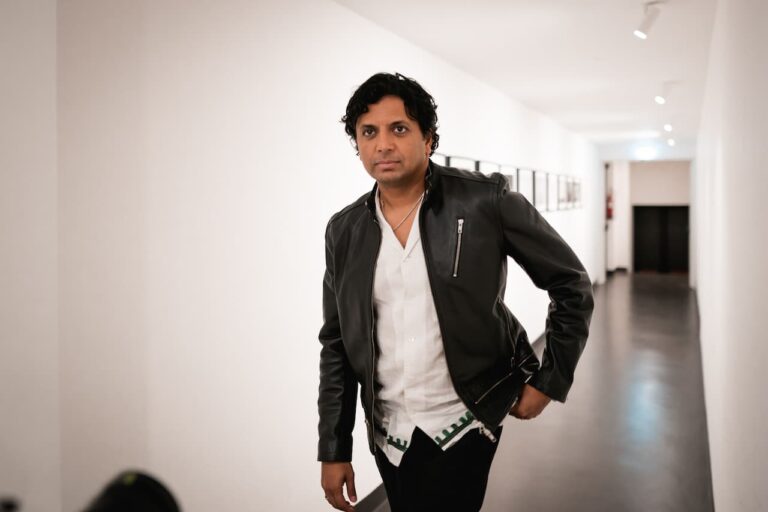 M. Night Shyamalan: primi dettagli su trama e titolo del film in collaborazione con Nicholas Sparks