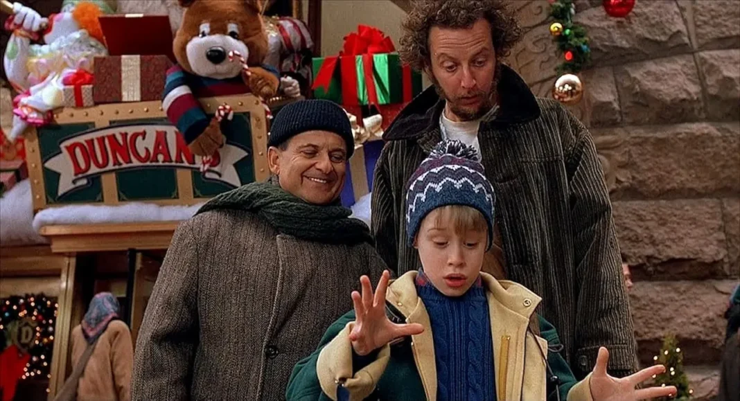 Macaulay Culkin, Joe Pesci e Daniel Stern in Mamma ho riperso l'aereo - Mi sono smarrito a New York