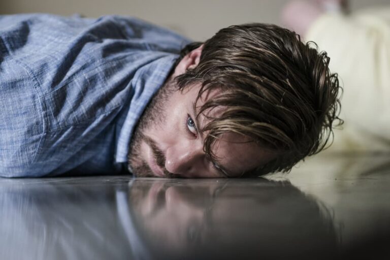 Armie Hammer afferma di aver “contemplato il suicidio dopo l’accusa di stupro”