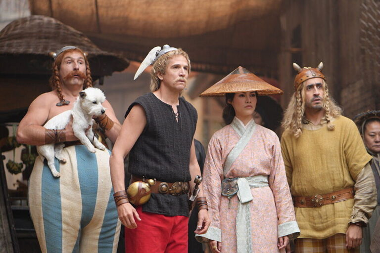 Asterix & Obelix – Il regno di mezzo: recensione del film di e con Guillaume Canet