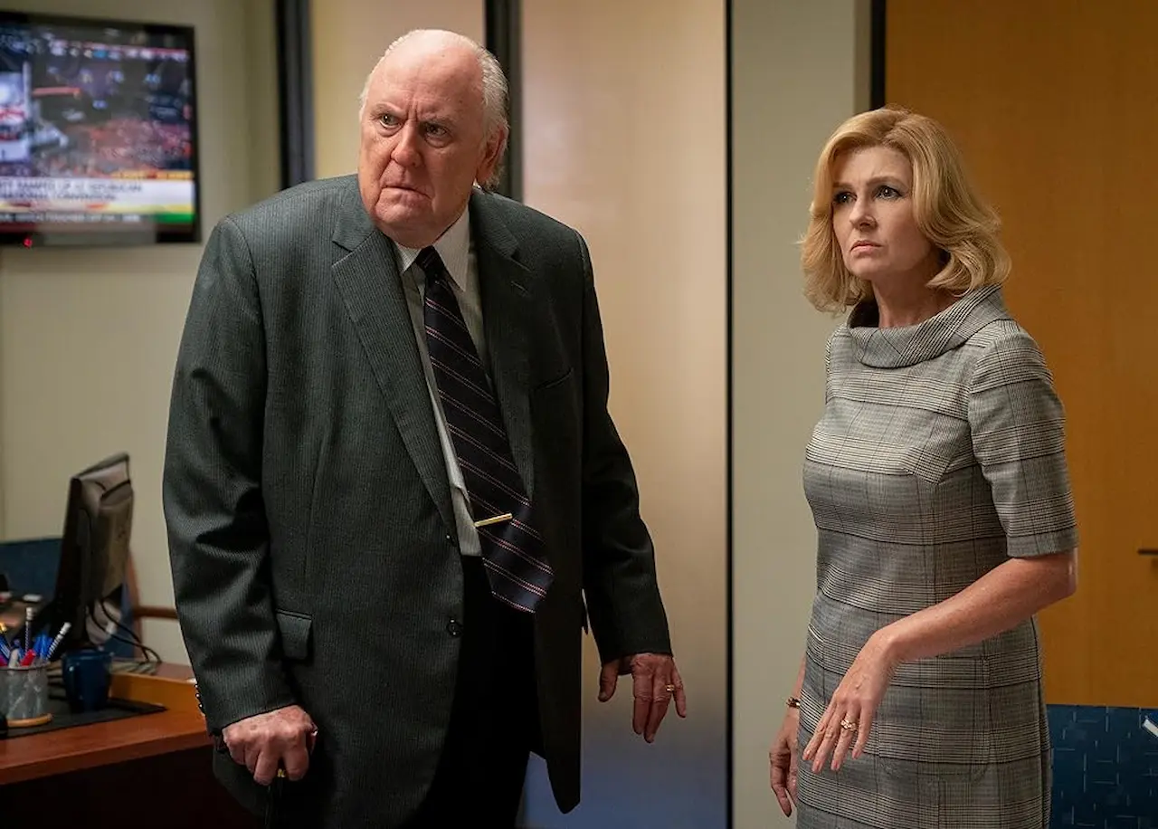 John Lithgow and Connie Britton in Bombshell - La voce dello scandalo