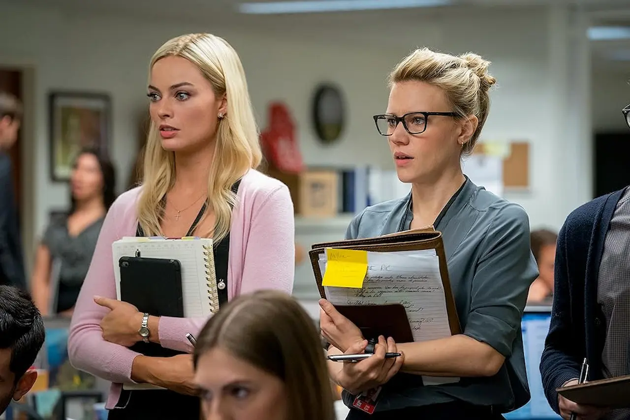 Kate McKinnon e Margot Robbie in Bombshell - La voce dello scandalo