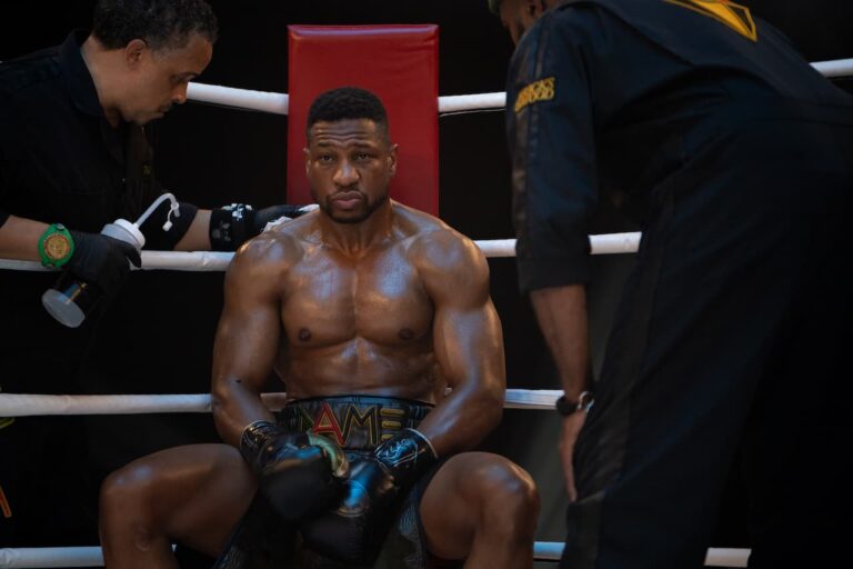 Jonathan Majors affronta le terribili recensioni di “Quantumania”: “Non cambia il modo in cui mi vedo”