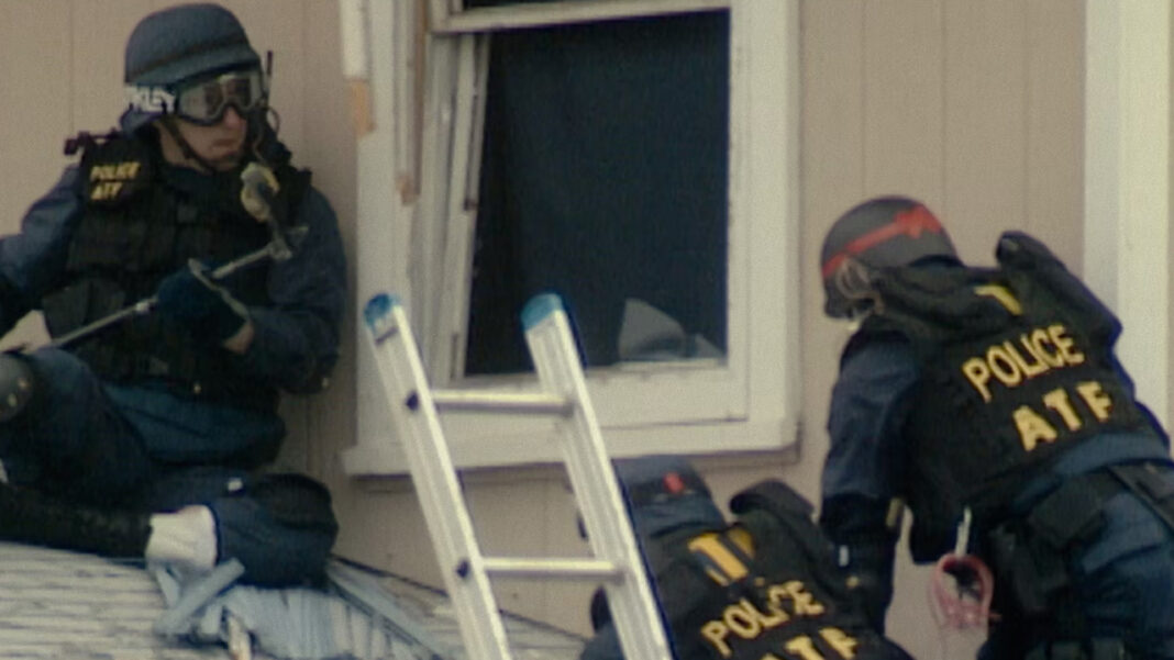 L'assedio di Waco polizia