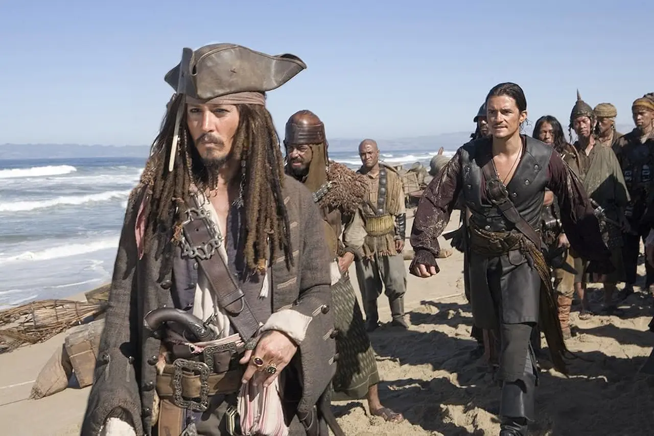 Johnny Depp e Orlando Bloom in Pirati dei Caraibi - Ai confini del mondo