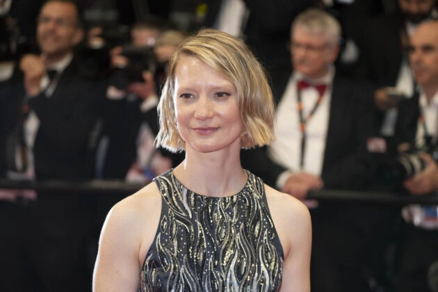 Mia Wasikowska