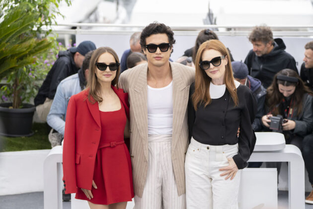 Natalie Portman, Julianne Moore e Charles Melton