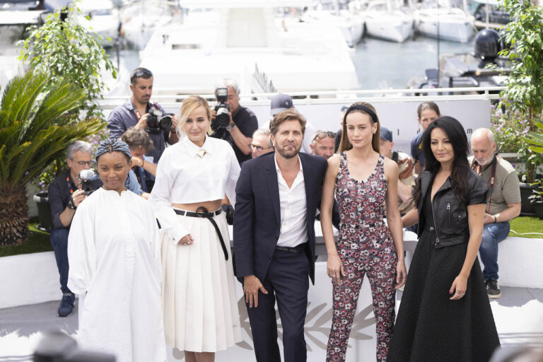 Brie Larson, Ruben Ostlund e la giuria del 76° Festival di Cannes