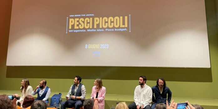 Pesci piccoli. - Un'agenzia. Molte idee. Poco budget conferenza stampa