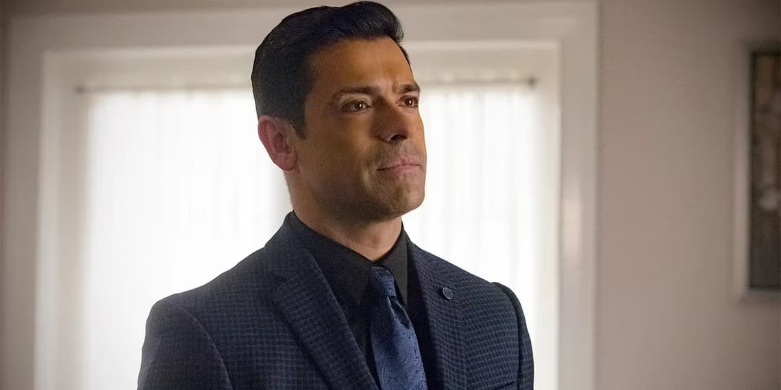 Riverdale: Mark Consuelos