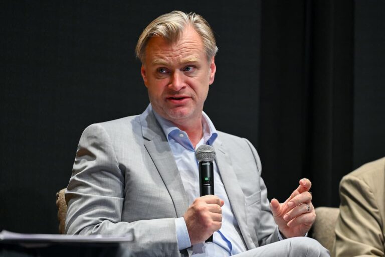 Christopher Nolan sull’aver mostrato Oppenheimer a Steven Spielberg: “Un’esperienza straordinaria”