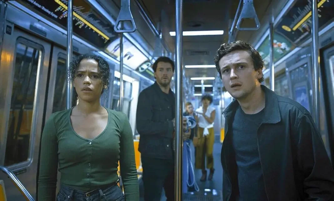 Holland Roden, Logan Miller, Taylor Russell, Thomas Cocquerel, Indya Moore in Escape Room 2 - Gioco mortale
