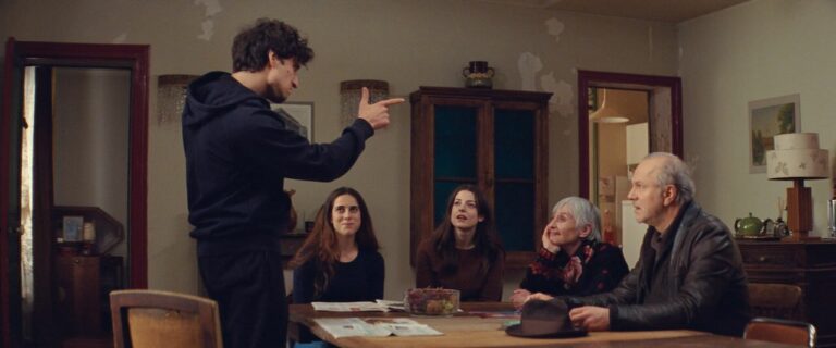 Il grande carro: recensione del film con Louis Garrel