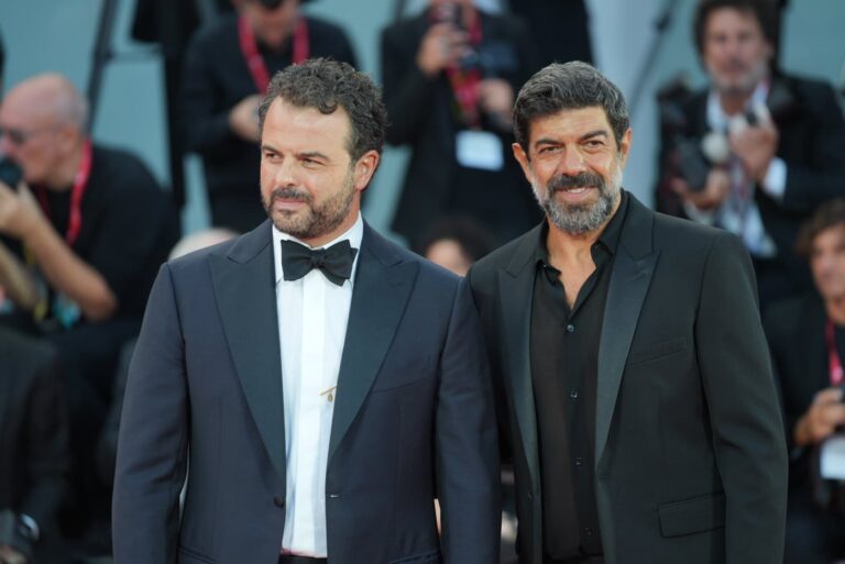 Venezia 80: le foto del red carpet d’apertura!