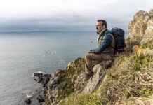 A Passo d'uomo (Sur les chemins noirs) film 2023