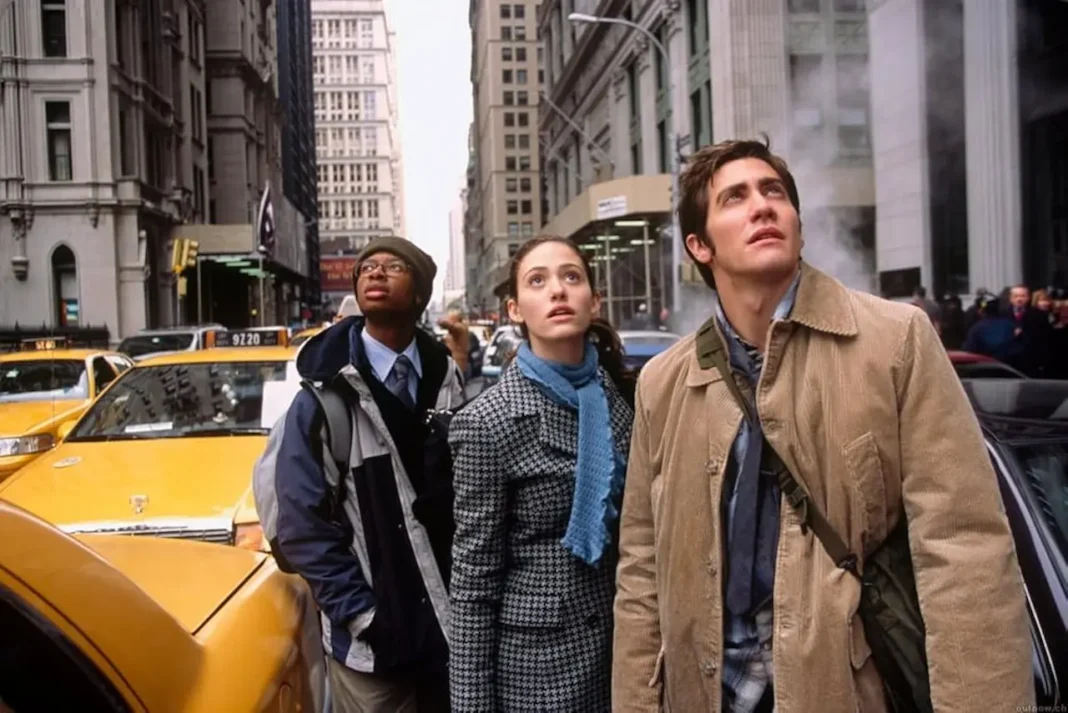 Emmy Rossum, Jake Gyllenhaal e Arjay Smith in The Day After Tomorrow