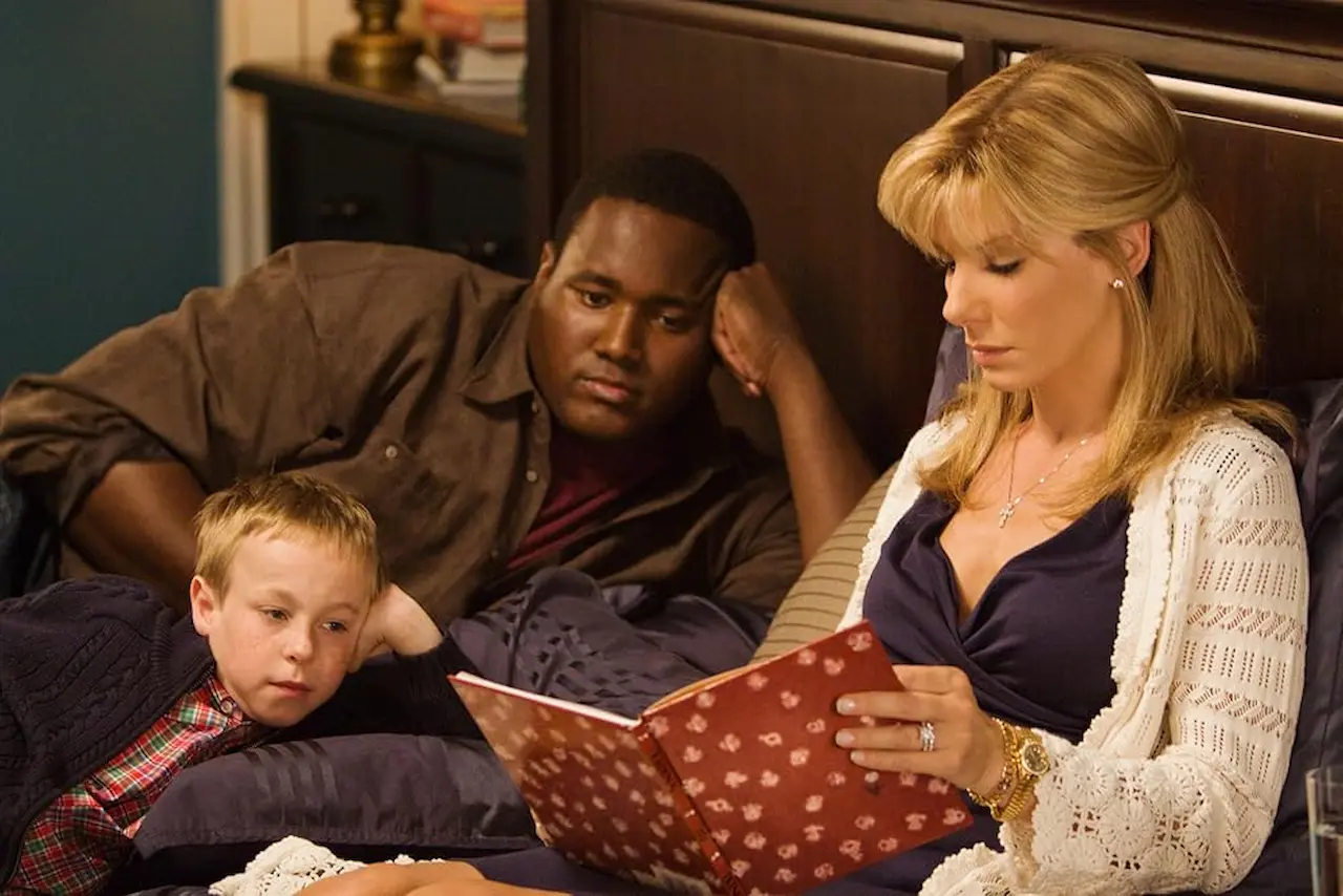 Sandra Bullock, Jae Head e Quinton Aaron in The Blind Side