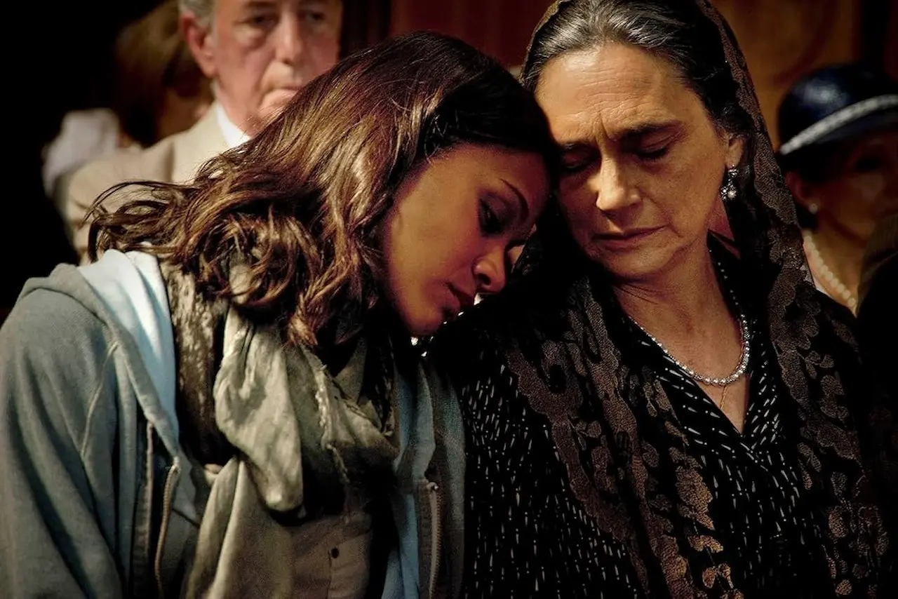 Ofelia Medina e Zoe Saldana in Colombiana