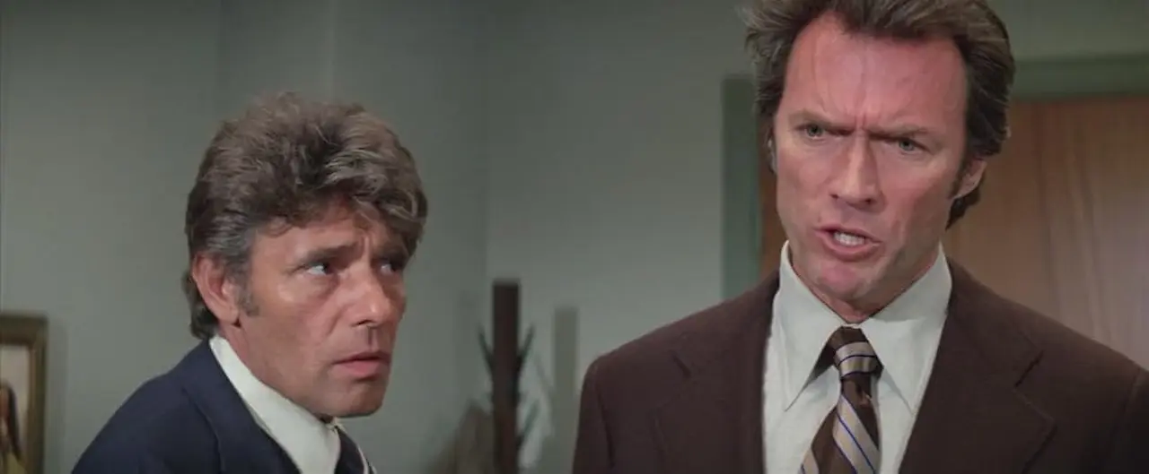 Clint Eastwood and Harry Guardino in Cielo di piombo, ispettore Callaghan