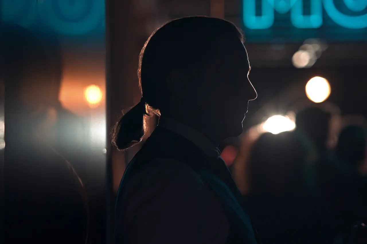 Karl Prim Kaiser Karl: prime foto di Daniel Brühl nella nuova serie Disney+ ...