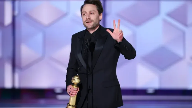 Kieran Culkin vince il Golden Globe e scherza: “Beccati questo, Pedro” Pascal