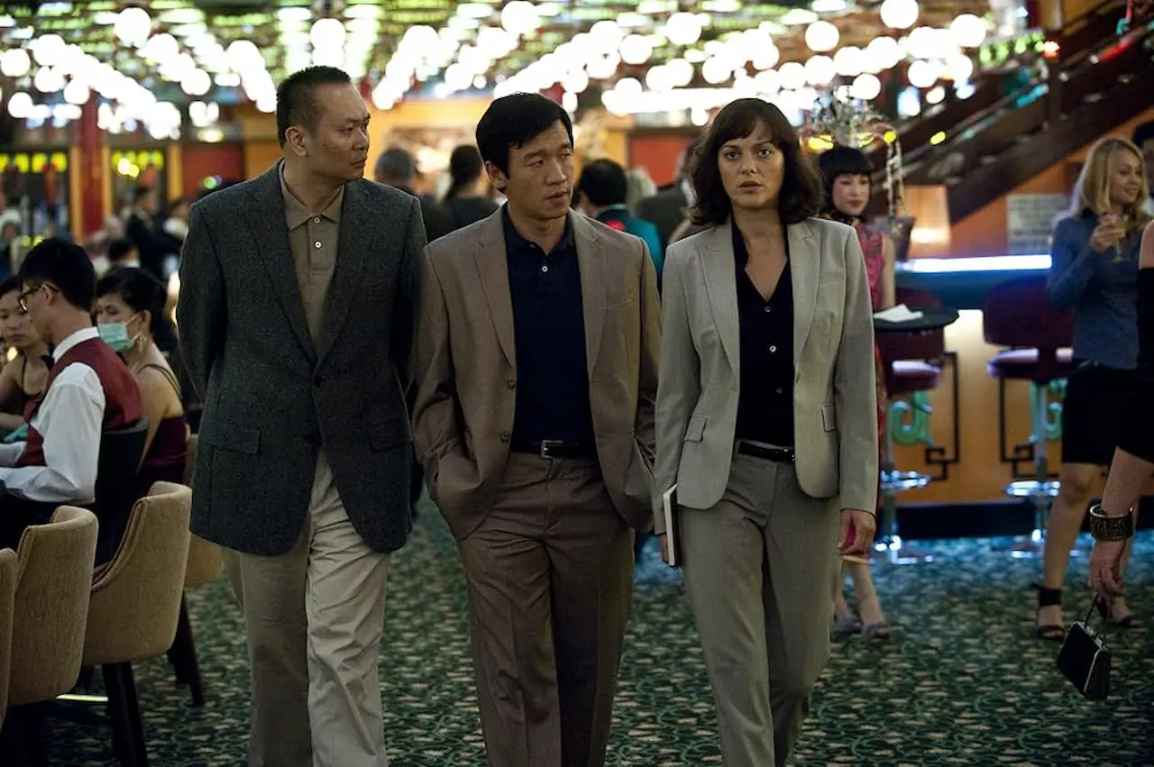 Marion Cotillard e Chin Han in Contagion
