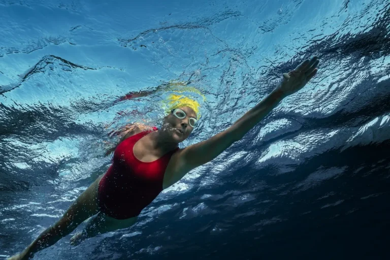 Nyad – Oltre l’oceano: la recensione del film con Annette Bening e Jodie Foster